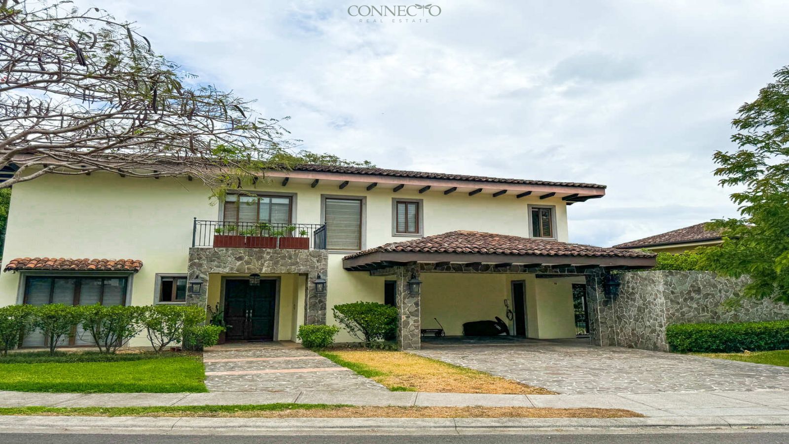 Santa Ana, San Jose, 4 Bedrooms Bedrooms, ,4 BathroomsBathrooms, 520 m² sqr meters,900 m²sqr meters, Condominium House,For Sale,1120