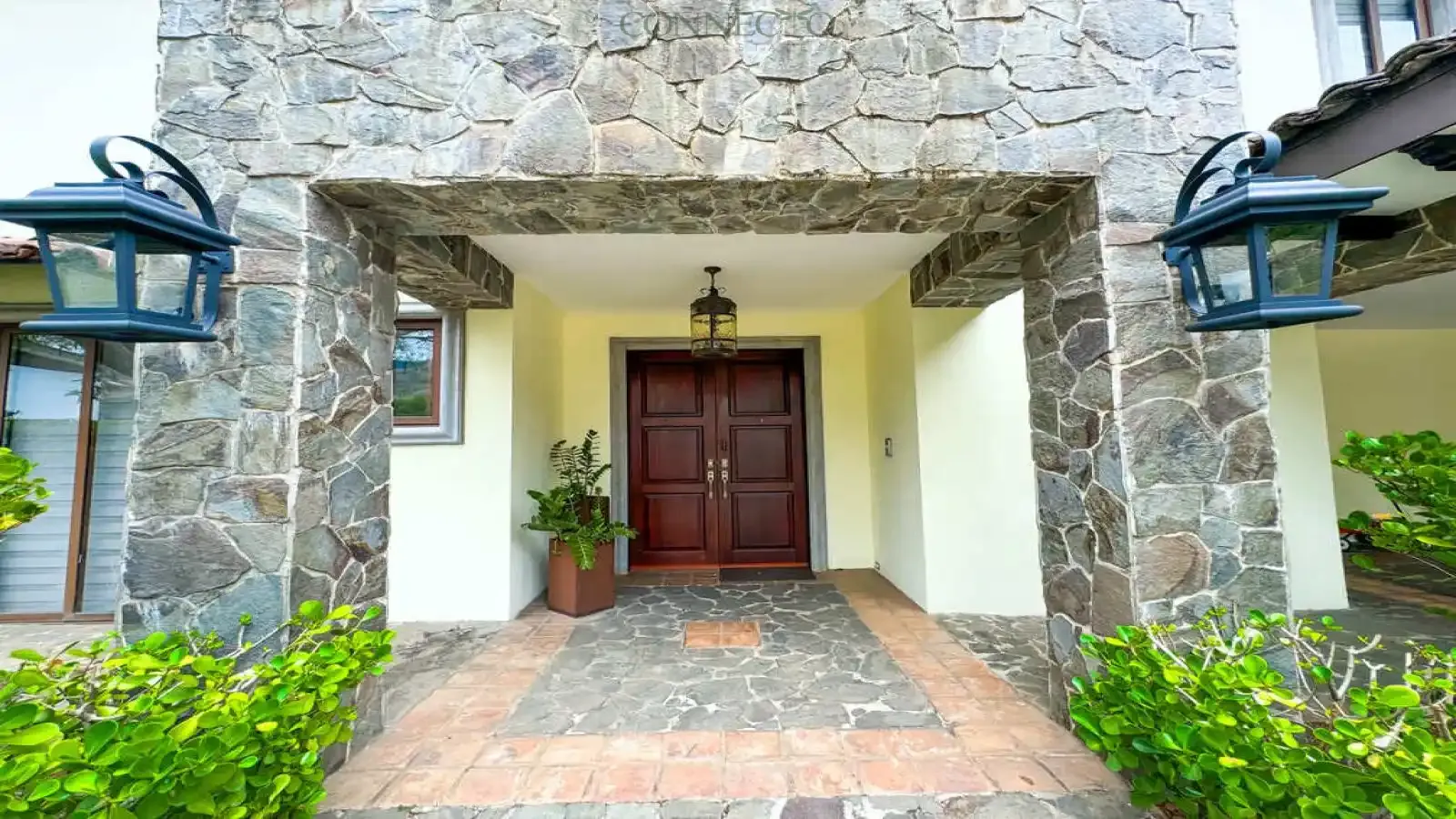 Santa Ana, San Jose, 4 Bedrooms Bedrooms, ,4 BathroomsBathrooms, 520 m&sup2; sqr meters,900 m&sup2;sqr meters, Condominium House,For Sale,1120