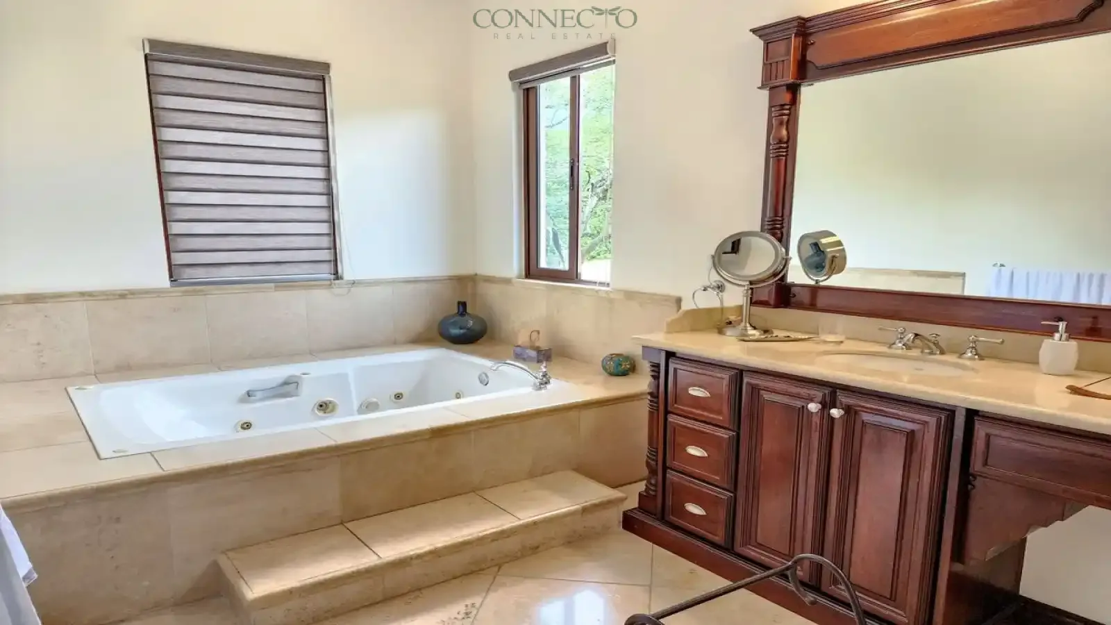 Santa Ana, San Jose, 4 Bedrooms Bedrooms, ,4 BathroomsBathrooms, 520 m&sup2; sqr meters,900 m&sup2;sqr meters, Condominium House,For Sale,1120