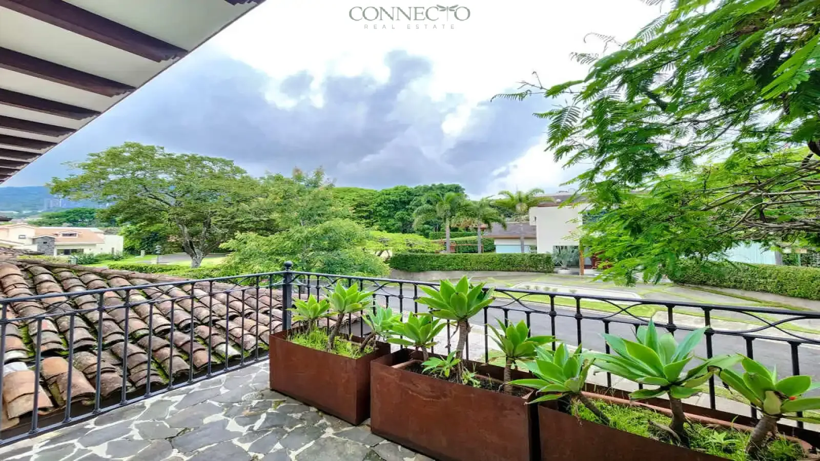 Santa Ana, San Jose, 4 Bedrooms Bedrooms, ,4 BathroomsBathrooms, 520 m&sup2; sqr meters,900 m&sup2;sqr meters, Condominium House,For Sale,1120