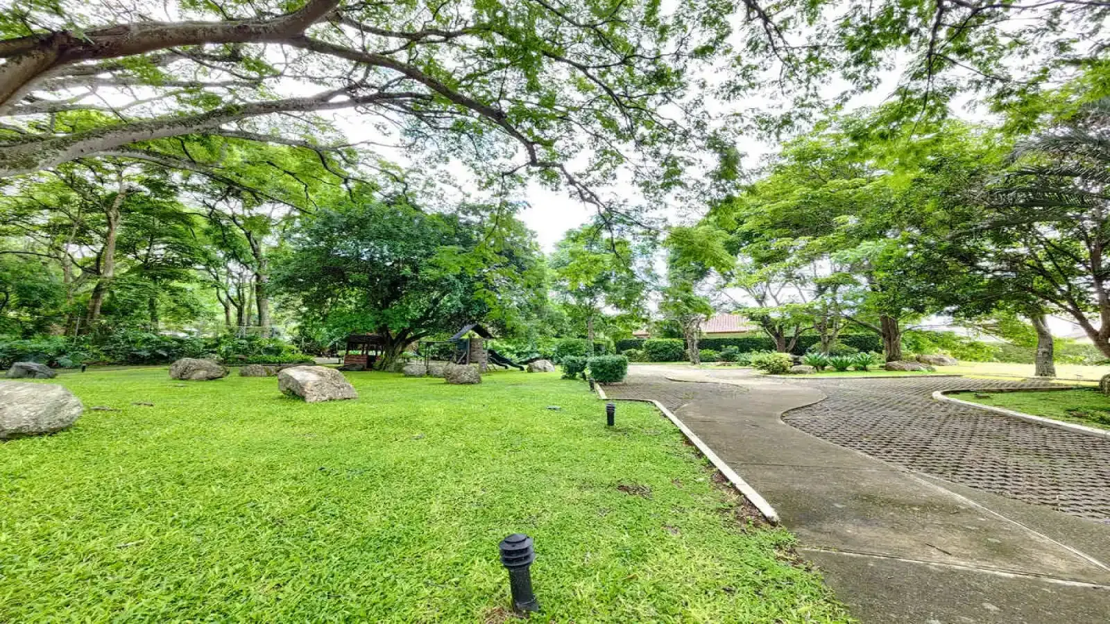 Santa Ana, San Jose, 4 Bedrooms Bedrooms, ,4 BathroomsBathrooms, 520 m&sup2; sqr meters,900 m&sup2;sqr meters, Condominium House,For Sale,1120