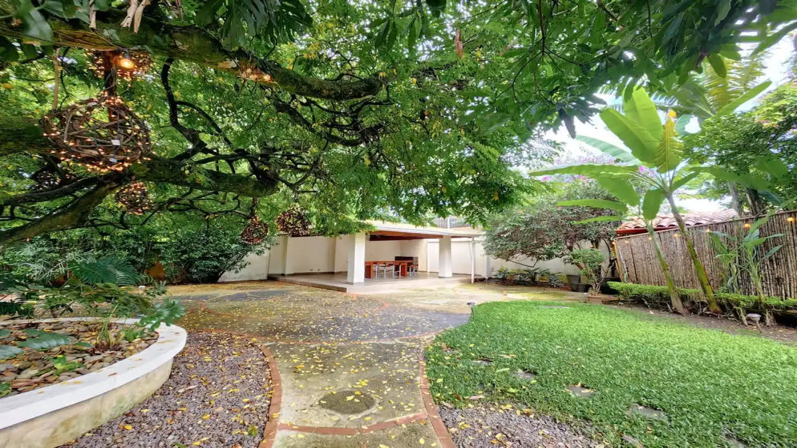 Santa Ana, San Jose, 6 Bedrooms Bedrooms, ,4 BathroomsBathrooms, 429 m&sup2; sqr meters,1,772 m&sup2;sqr meters, Commercial,For Sale,1127