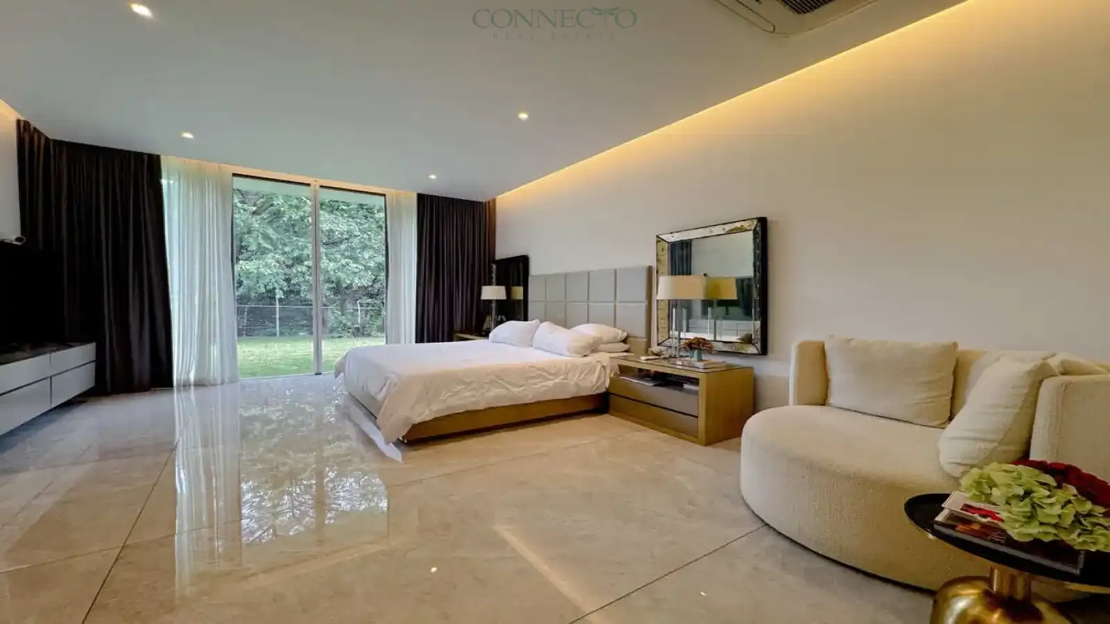 Luxury home for sale
Hacienda del Sol property
Modern luxury home
2022-built home
Private property with garden
Family home with outdoor space
Secure gated community
Spacious bedrooms with walk-in closets
Contemporary architecture
Exclusive real estate listing