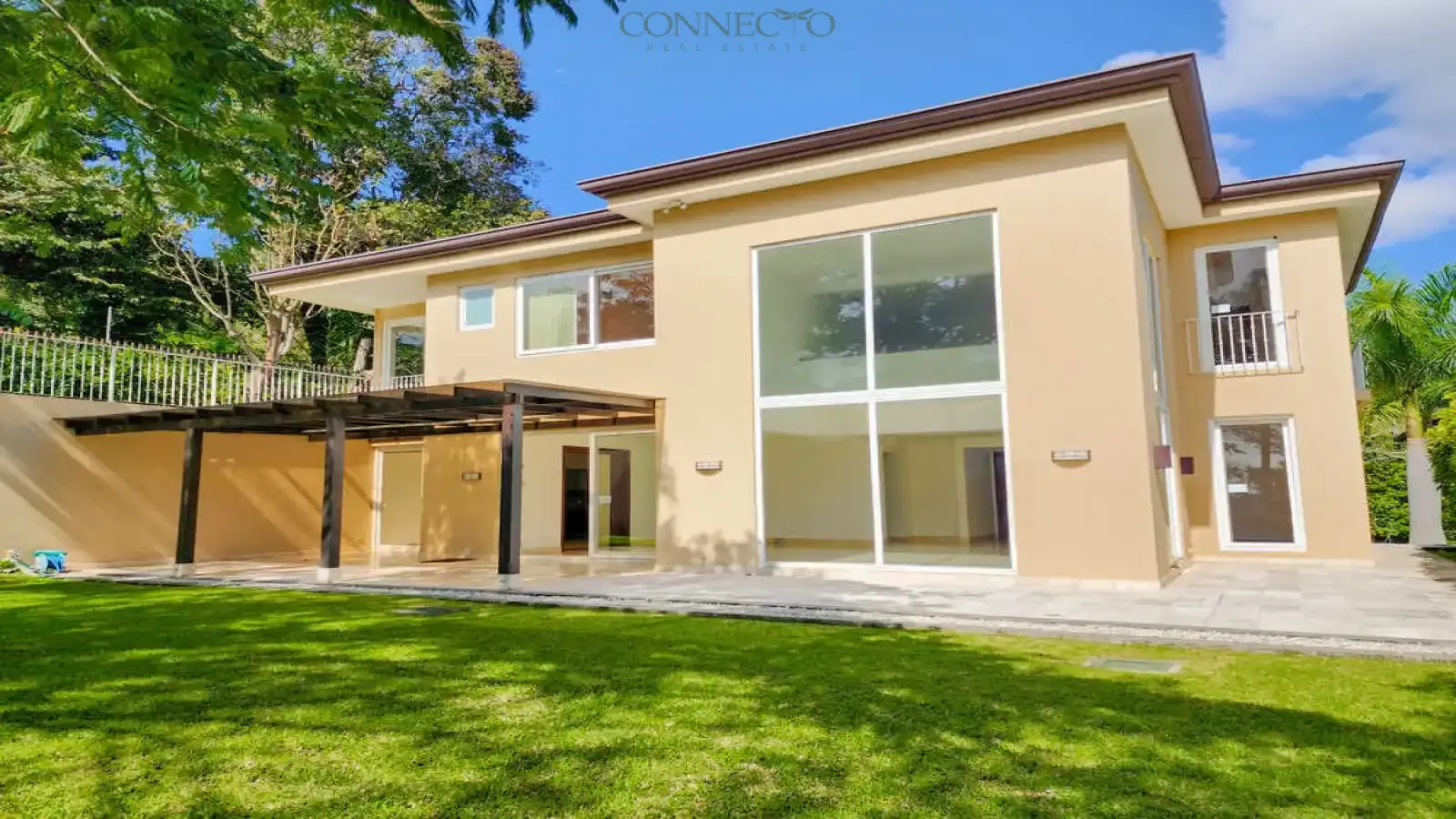 Escazú, San Jose, 4 Bedrooms Bedrooms, ,3 BathroomsBathrooms, 444 m&sup2; sqr meters,888 m&sup2;sqr meters, Condominium House,For Sale,1132