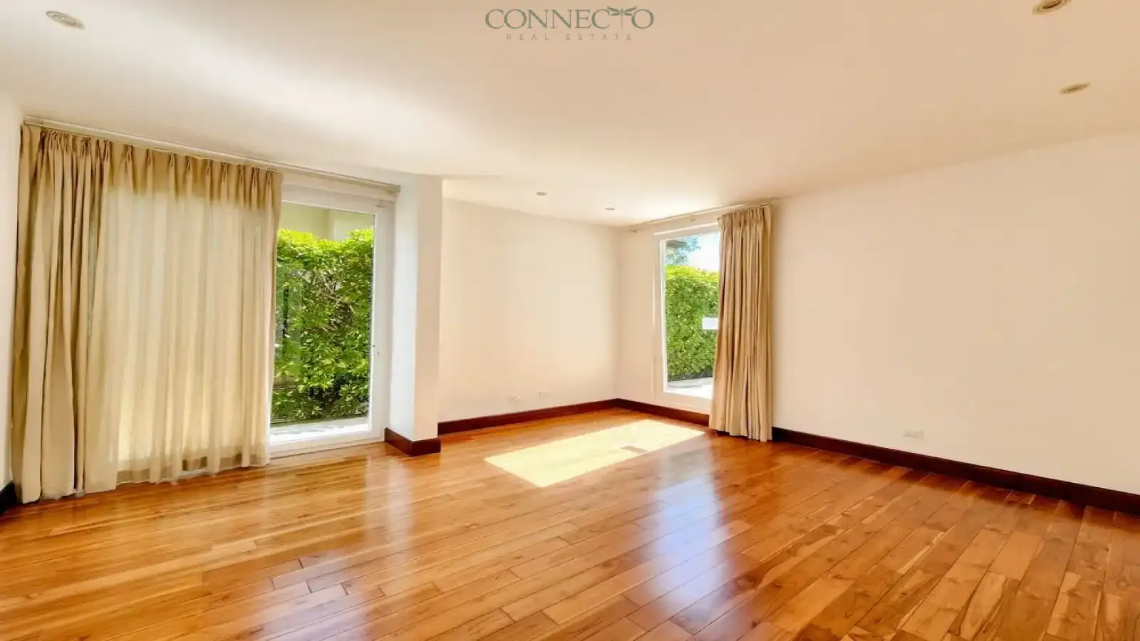 Escazú, San Jose, 4 Bedrooms Bedrooms, ,3 BathroomsBathrooms, 444 m&sup2; sqr meters,888 m&sup2;sqr meters, Condominium House,For Sale,1132