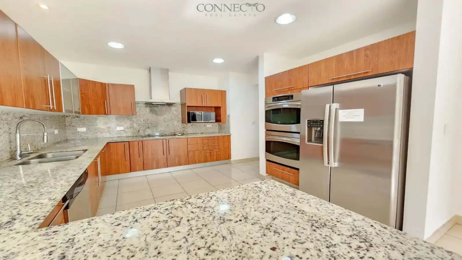 Escazú, San Jose, 4 Bedrooms Bedrooms, ,3 BathroomsBathrooms, 444 m&sup2; sqr meters,888 m&sup2;sqr meters, Condominium House,For Sale,1132