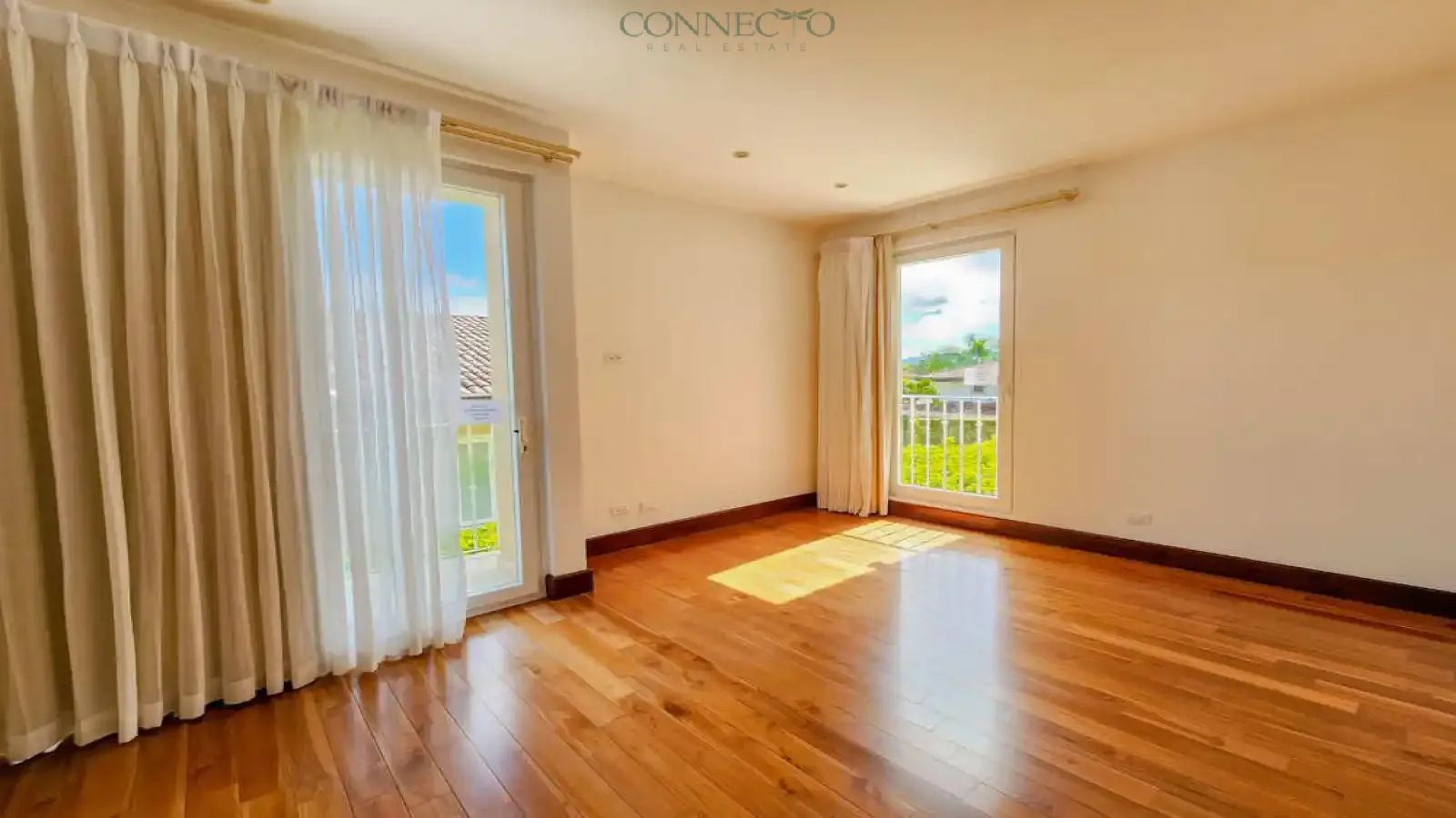 Escazú, San Jose, 4 Bedrooms Bedrooms, ,3 BathroomsBathrooms, 444 m&sup2; sqr meters,888 m&sup2;sqr meters, Condominium House,For Sale,1132