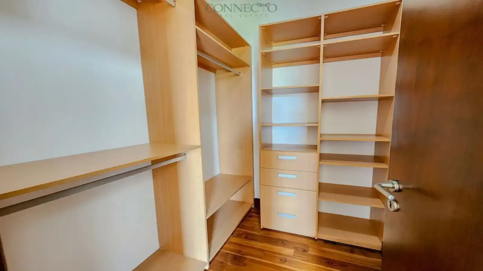 Escazú, San Jose, 4 Bedrooms Bedrooms, ,3 BathroomsBathrooms, 444 m&sup2; sqr meters,888 m&sup2;sqr meters, Condominium House,For Sale,1132