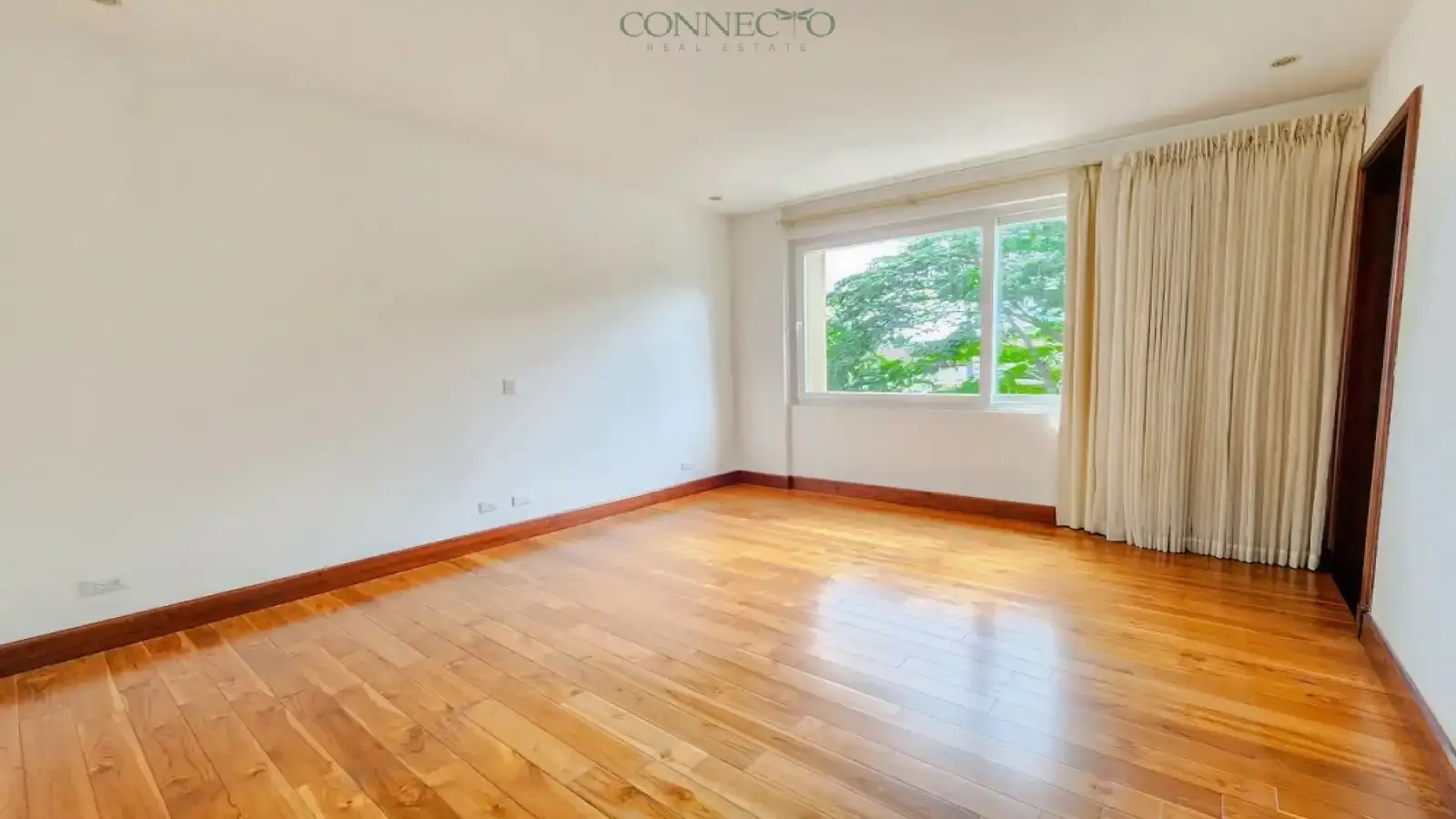 Escazú, San Jose, 4 Bedrooms Bedrooms, ,3 BathroomsBathrooms, 444 m&sup2; sqr meters,888 m&sup2;sqr meters, Condominium House,For Sale,1132