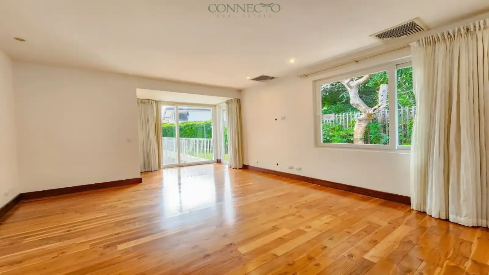 Escazú, San Jose, 4 Bedrooms Bedrooms, ,3 BathroomsBathrooms, 444 m&sup2; sqr meters,888 m&sup2;sqr meters, Condominium House,For Sale,1132