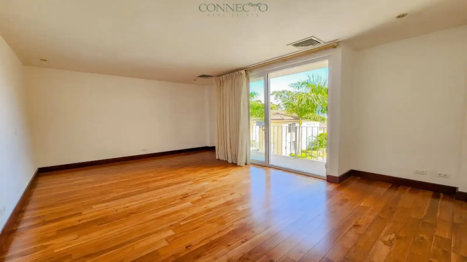 Escazú, San Jose, 4 Bedrooms Bedrooms, ,3 BathroomsBathrooms, 444 m&sup2; sqr meters,888 m&sup2;sqr meters, Condominium House,For Sale,1132