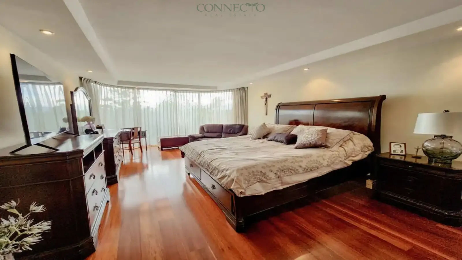 Escazú, San Jose, 3 Bedrooms Bedrooms, ,2 BathroomsBathrooms, 220 m&sup2; sqr meters, Apartment,For Sale,1133