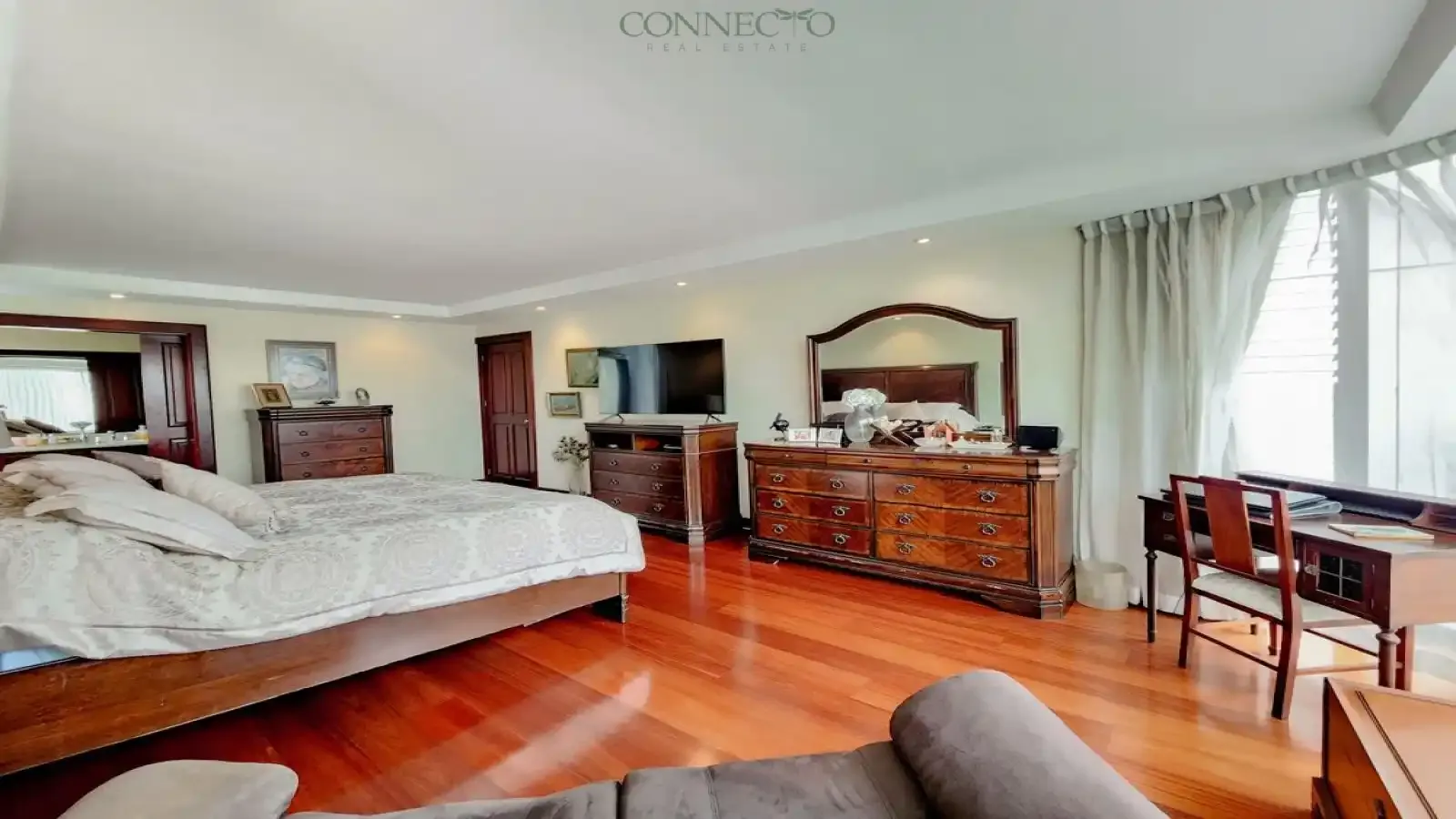 Escazú, San Jose, 3 Bedrooms Bedrooms, ,2 BathroomsBathrooms, 220 m&sup2; sqr meters, Apartment,For Sale,1133