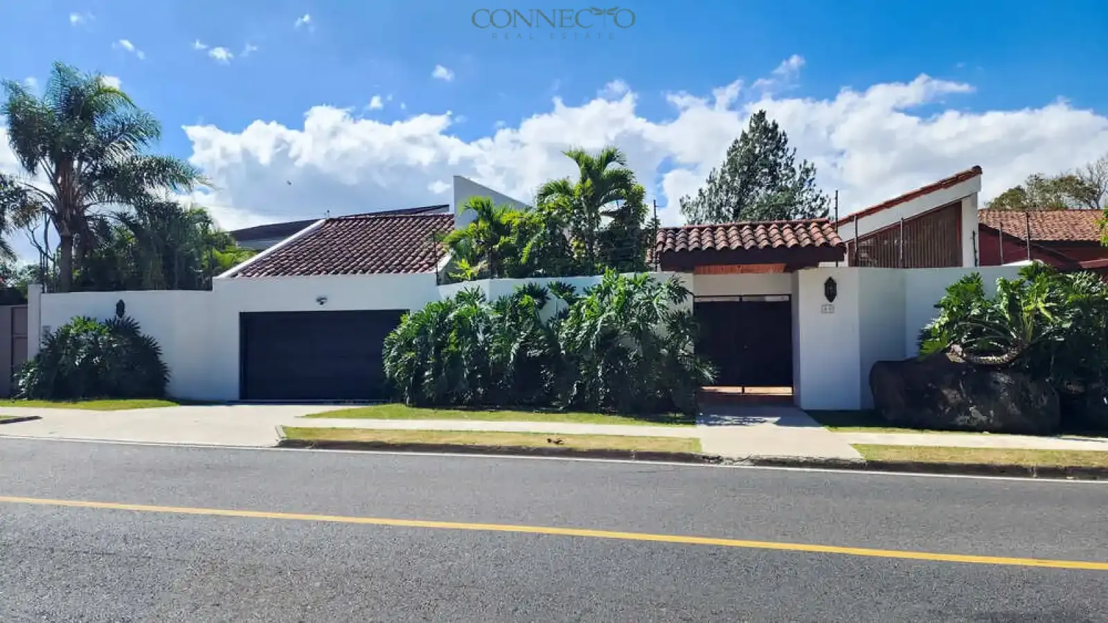 Cariari, Heredia, Belen, Belén, 4 bedroom, 4 bathroom, independent house, cancha de golf, golf living, golf course, casa independiente, cuarto en primer piso, bedroom on first floor, garden, luxury living, jardín, terraza, terrace
