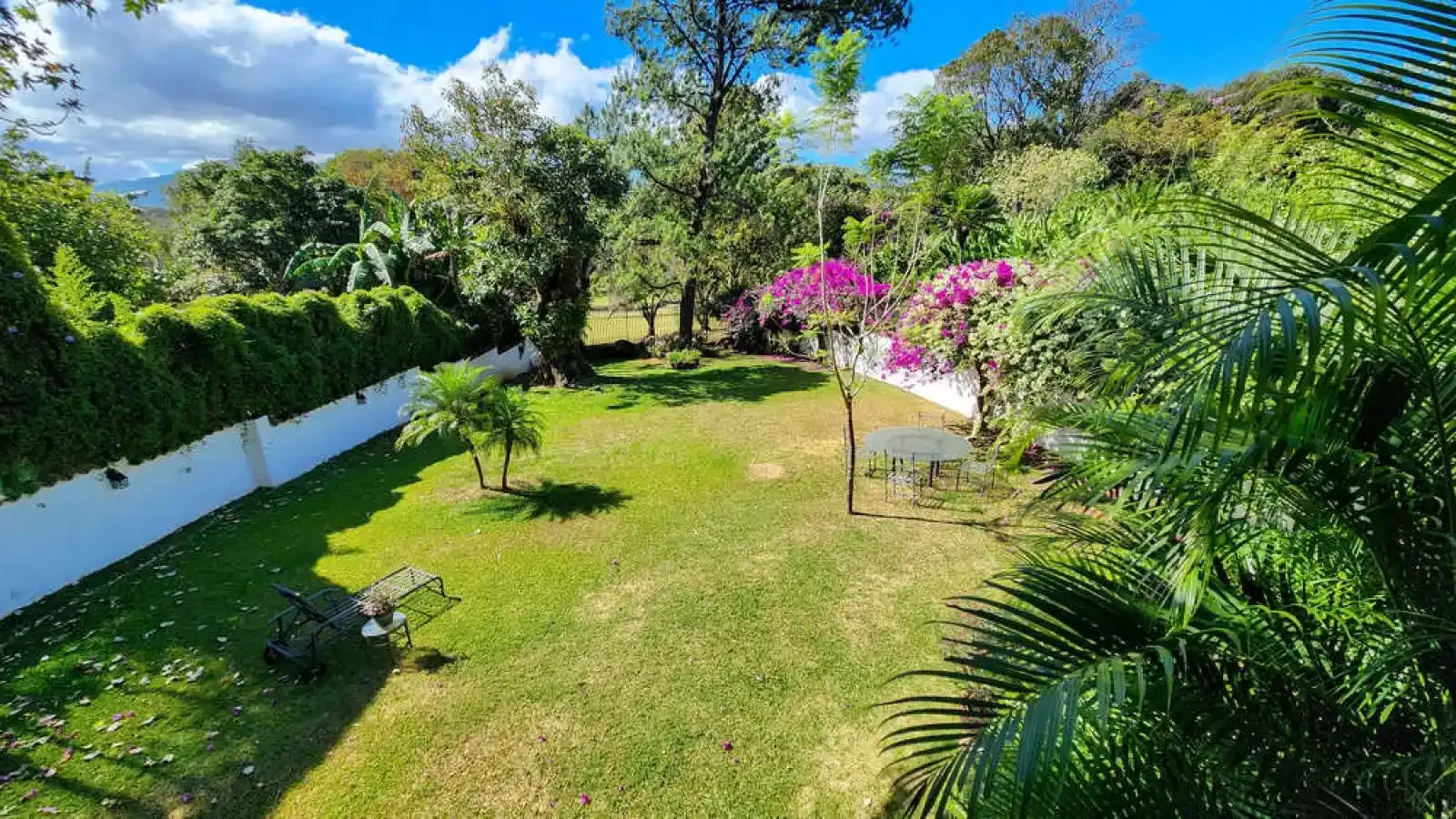 Cariari, Heredia, Belen, Belén, 4 bedroom, 4 bathroom, independent house, cancha de golf, golf living, golf course, casa independiente, cuarto en primer piso, bedroom on first floor, garden, luxury living, jardín, terraza, terrace