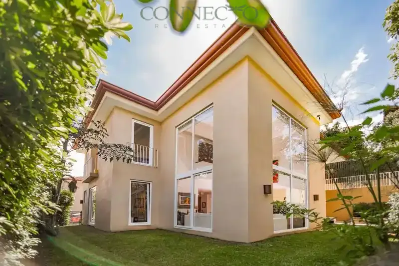 Escazú, San Jose, 4 Bedrooms Bedrooms, ,4 BathroomsBathrooms, 440 m² sqr meters,687 m²sqr meters, Condominium House,For Sale,1144