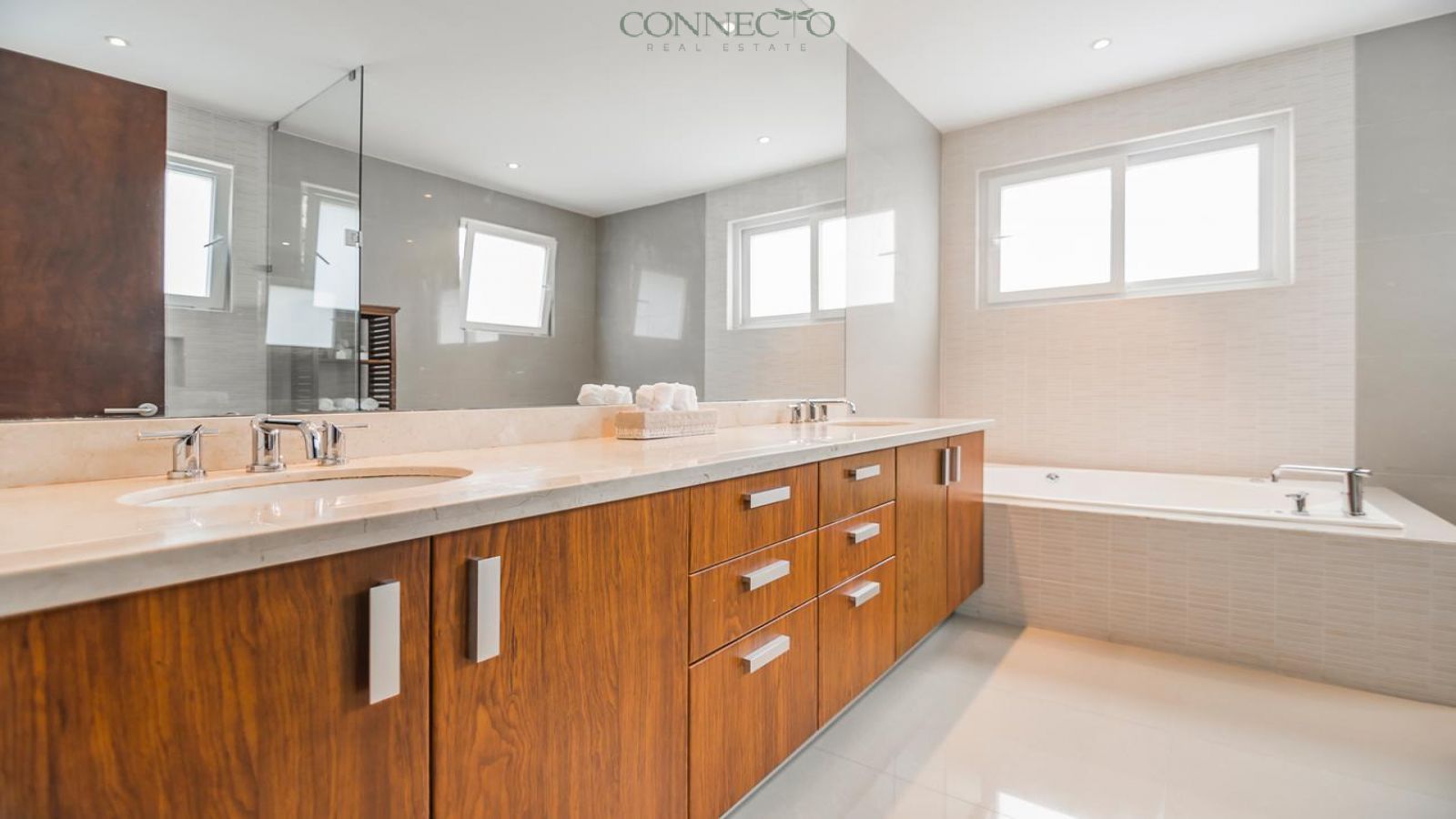 Escazú, San Jose, 4 Bedrooms Bedrooms, ,4 BathroomsBathrooms, 440 m² sqr meters,687 m²sqr meters, Condominium House,For Sale,1144