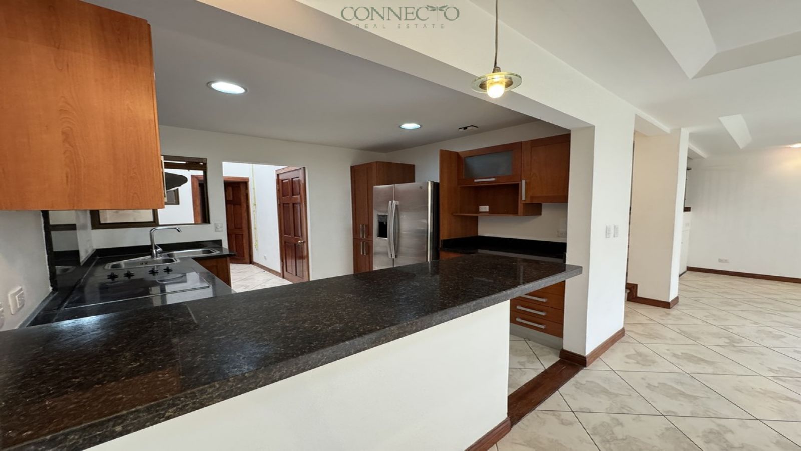 Villas de Valencia, Escazu, townhouse, oportunidad inversión, Investment opportunity, 3 bedroom, 3 habitaciones, open design, cocina integrada, vida en familia, family living, luxury living, condominio en Escazu, condo living in Escazu, resort style living, gated community.