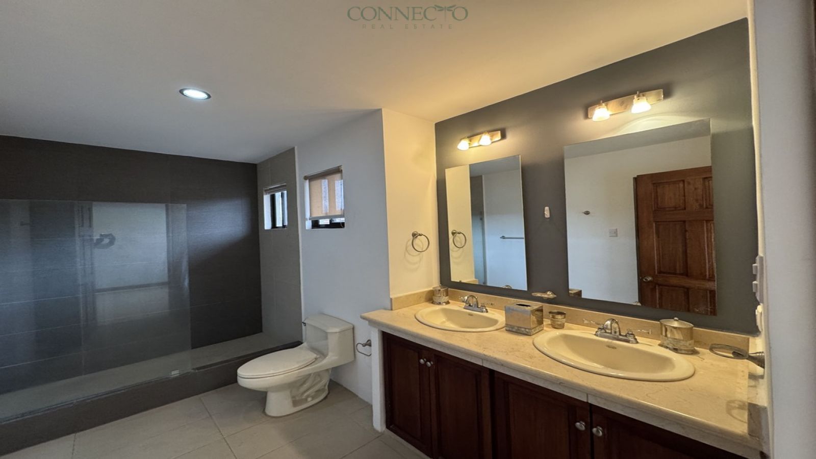 Villas de Valencia, Escazu, townhouse, oportunidad inversión, Investment opportunity, 3 bedroom, 3 habitaciones, open design, cocina integrada, vida en familia, family living, luxury living, condominio en Escazu, condo living in Escazu, resort style living, gated community.