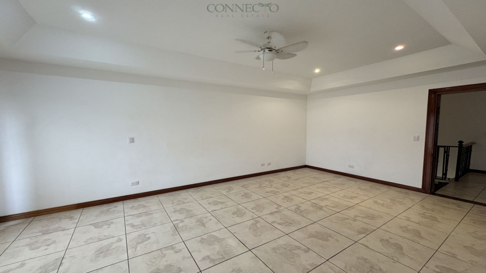 Villas de Valencia, Escazu, townhouse, oportunidad inversión, Investment opportunity, 3 bedroom, 3 habitaciones, open design, cocina integrada, vida en familia, family living, luxury living, condominio en Escazu, condo living in Escazu, resort style living, gated community.