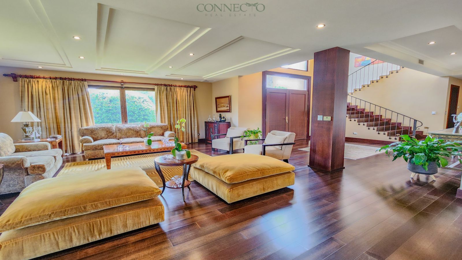 Hacienda del Sol, 4 bedroom and office, 4 habitaciones y oficina, Santa Ana, jardín, garden, luxury home, casa de lujo, inversión, investment home, gourmet kitchen, cocina gourmet