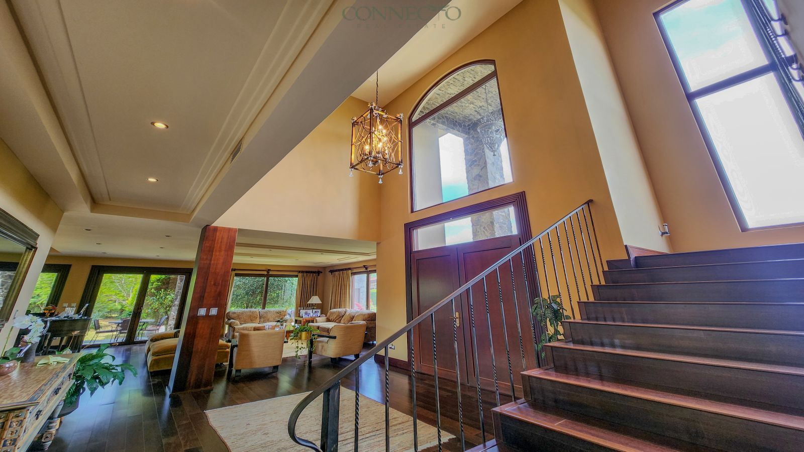 Hacienda del Sol, 4 bedroom and office, 4 habitaciones y oficina, Santa Ana, jardín, garden, luxury home, casa de lujo, inversión, investment home, gourmet kitchen, cocina gourmet