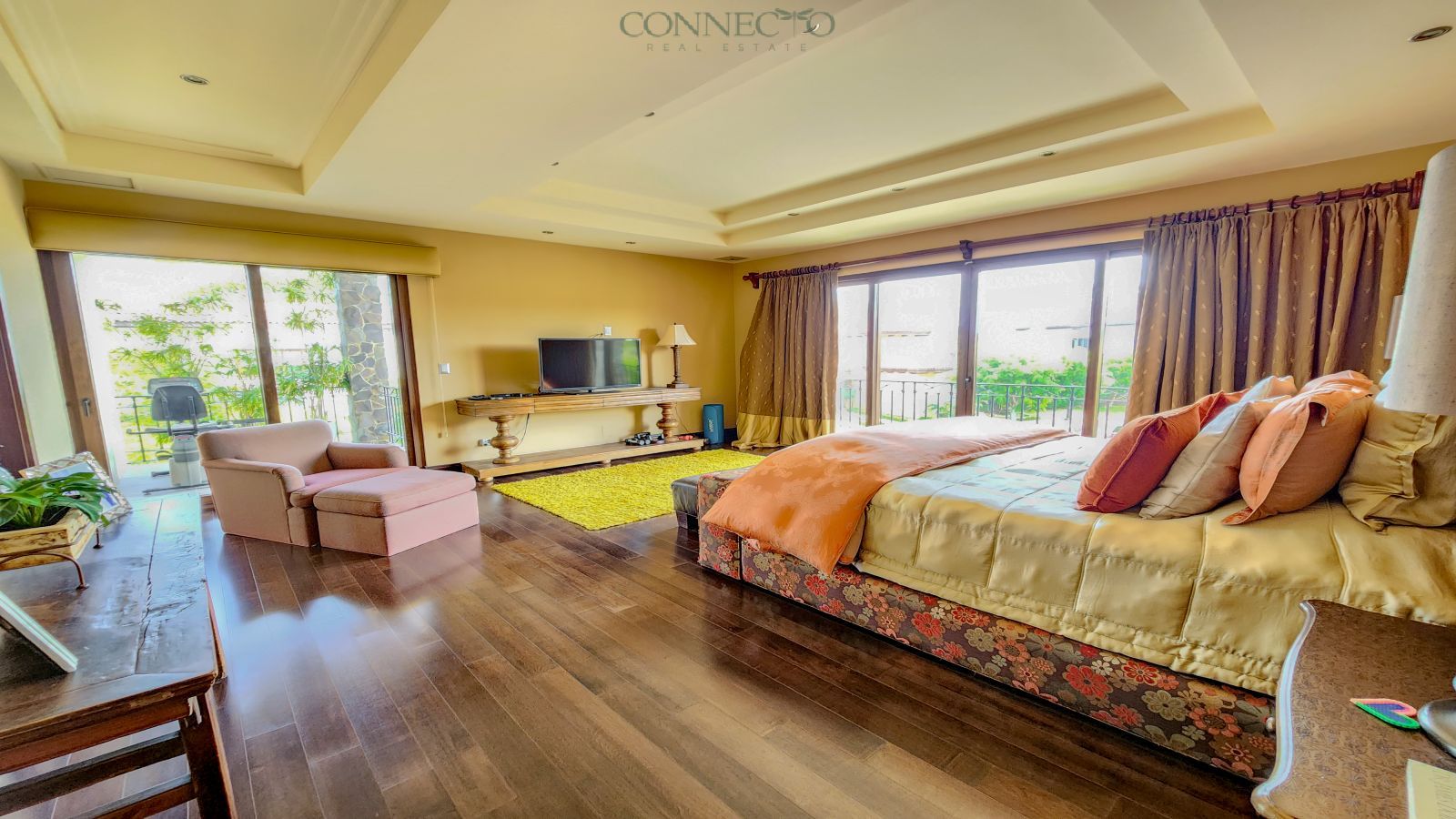 Hacienda del Sol, 4 bedroom and office, 4 habitaciones y oficina, Santa Ana, jardín, garden, luxury home, casa de lujo, inversión, investment home, gourmet kitchen, cocina gourmet