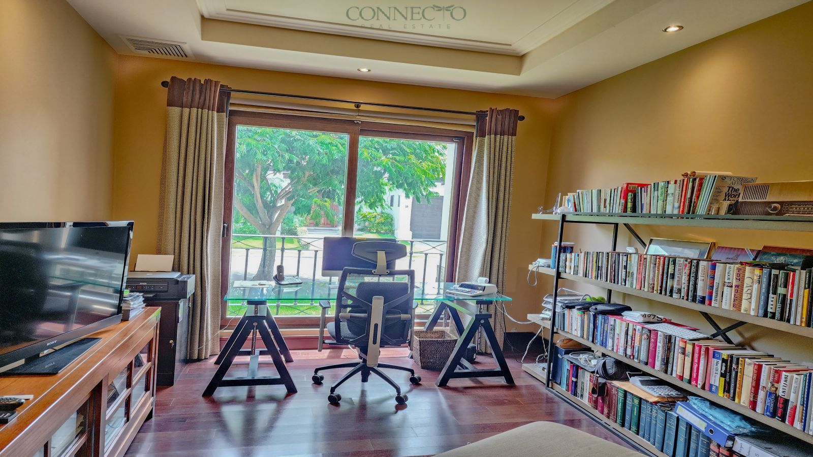Hacienda del Sol, 4 bedroom and office, 4 habitaciones y oficina, Santa Ana, jardín, garden, luxury home, casa de lujo, inversión, investment home, gourmet kitchen, cocina gourmet