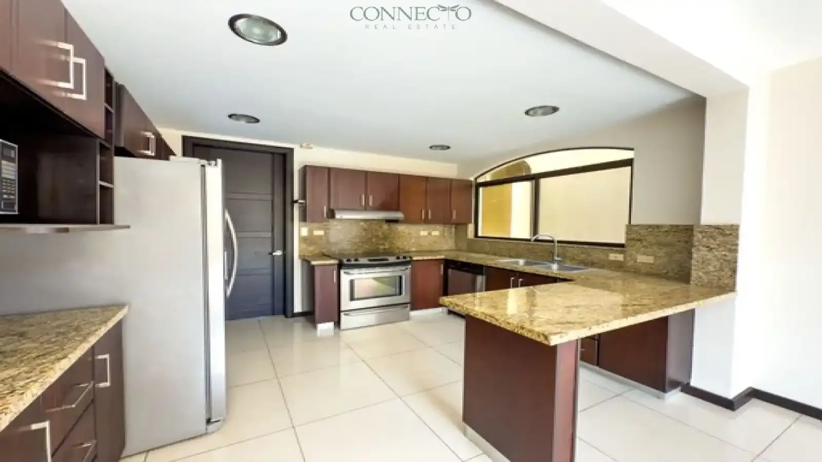 Escazú, San Jose, 4 Bedrooms Bedrooms, ,4 BathroomsBathrooms, 300 m&sup2; sqr meters,310 m&sup2;sqr meters, Condominium House,For Sale,1150