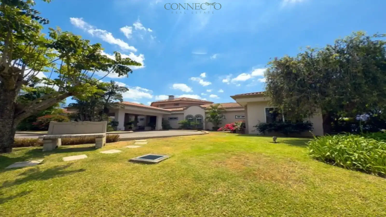 Heredia, Volcan Poás, Poas Volcano, Costa Rica luxury real estate, 1 floor house, casa de 1 planta, estate, residencial, residential area, mountain home, casa de montaña, finishes, arquitectura colonial, colonial architecture, vista, view, chimenea, chimney