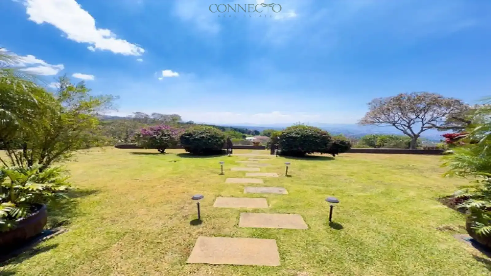 Heredia, Volcan Poás, Poas Volcano, Costa Rica luxury real estate, 1 floor house, casa de 1 planta, estate, residencial, residential area, mountain home, casa de montaña, finishes, arquitectura colonial, colonial architecture, vista, view, chimenea, chimney