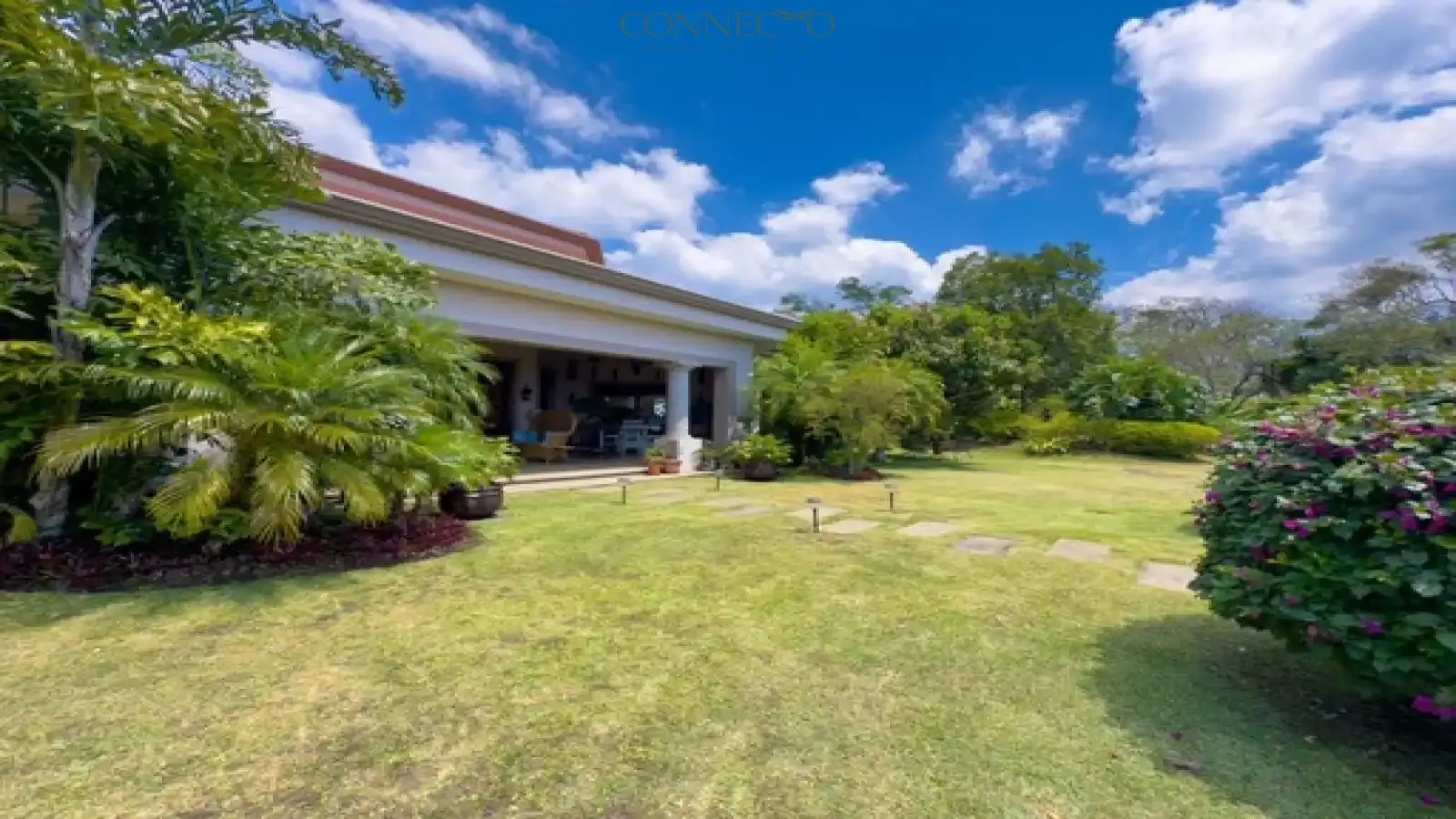 Heredia, Volcan Poás, Poas Volcano, Costa Rica luxury real estate, 1 floor house, casa de 1 planta, estate, residencial, residential area, mountain home, casa de montaña, finishes, arquitectura colonial, colonial architecture, vista, view, chimenea, chimney