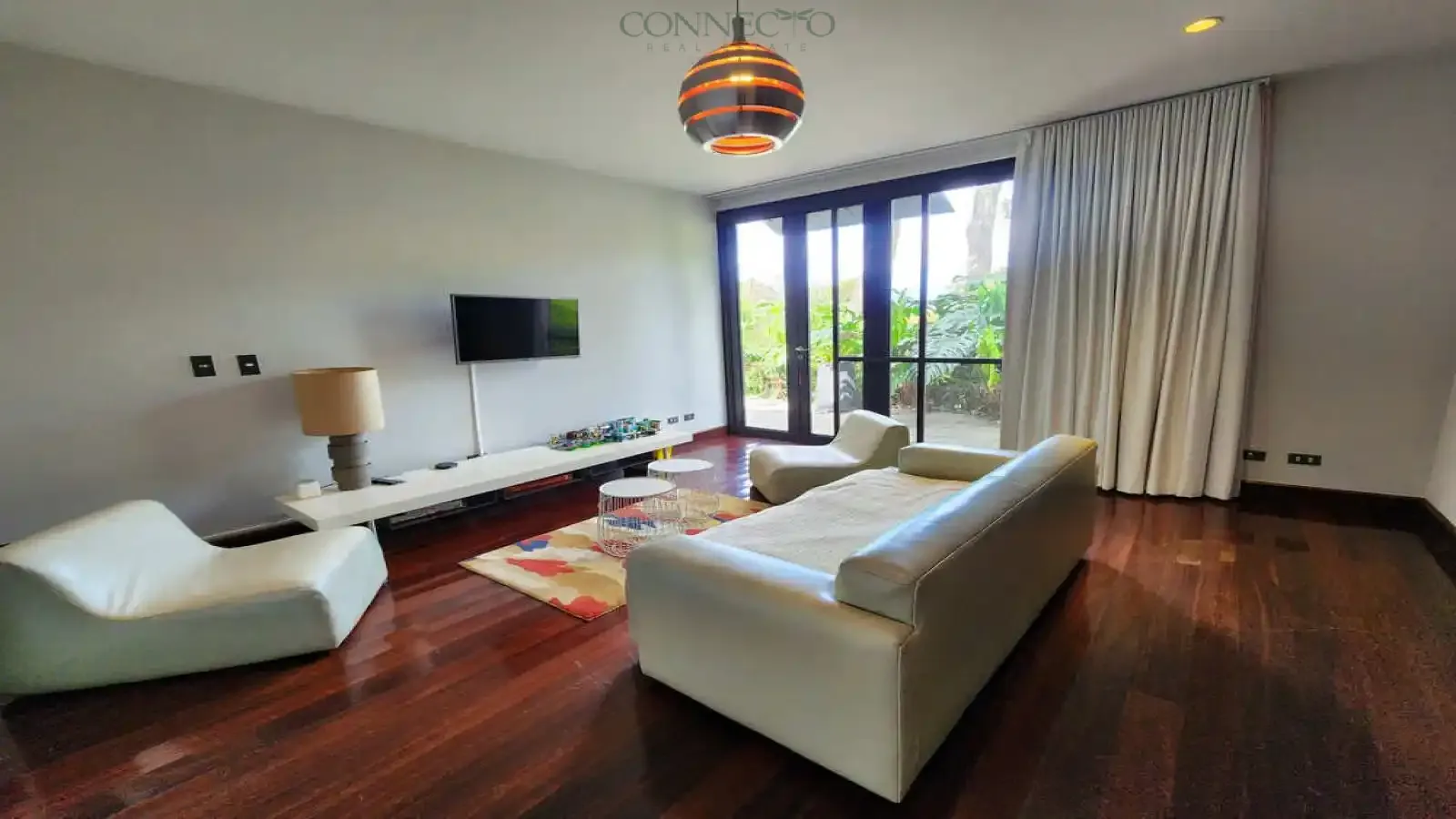 Casa ultra-moderna de 4 Habitaciones por Joaristi & Betancourt en Villa Real – lujo y excelencia arquitectónica, Ultra-Modern 4-Bedroom Masterpiece by Joaristi & Betancourt in Villa Real – Luxury & Architectural Excellence, modern home, luxury villa, villa de lujo, casa moderna, vista a la montaña, Mountain View home, 8 paqueos, 8 parking spaces