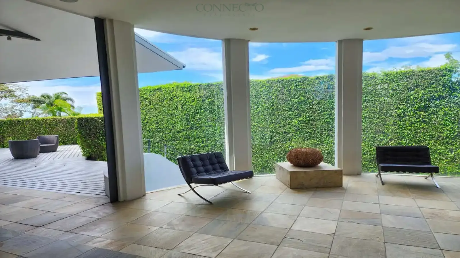 Casa ultra-moderna de 4 Habitaciones por Joaristi & Betancourt en Villa Real – lujo y excelencia arquitectónica, Ultra-Modern 4-Bedroom Masterpiece by Joaristi & Betancourt in Villa Real – Luxury & Architectural Excellence, modern home, luxury villa, villa de lujo, casa moderna, vista a la montaña, Mountain View home, 8 paqueos, 8 parking spaces