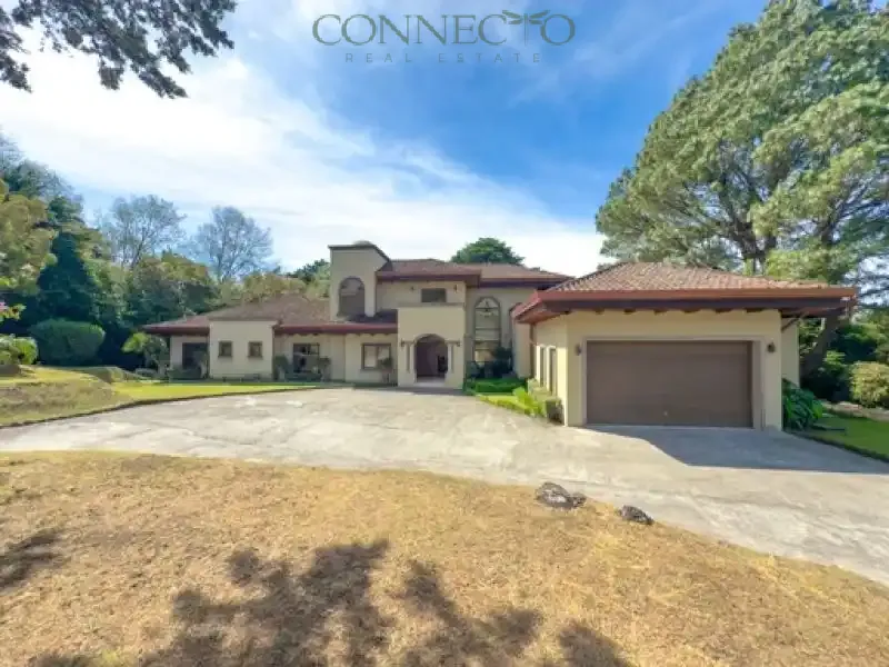 San Rafael, Heredia, 3 Bedrooms Bedrooms, ,3 BathroomsBathrooms, 560 m² sqr meters,8,100 m²sqr meters, Independent House,For Sale,1163