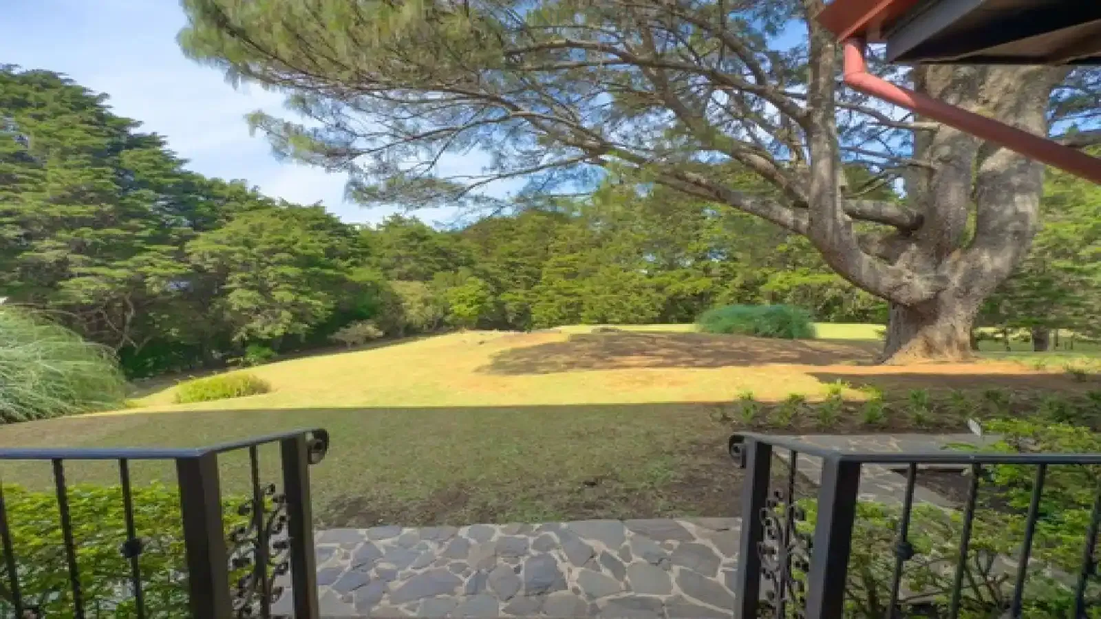 San Rafael, Heredia, 3 Bedrooms Bedrooms, ,3 BathroomsBathrooms, 560 m&sup2; sqr meters,8,100 m&sup2;sqr meters, Independent House,For Sale,1163