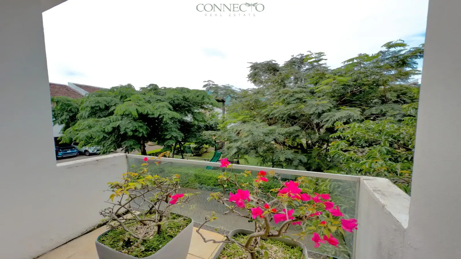 Townhouse in Santa Ana, casa en condominio en Santa Ana, 4 habitaciones, 4 bedroom home, 4 bedroom house, pool, piscina, condominium home in Santa Ana.