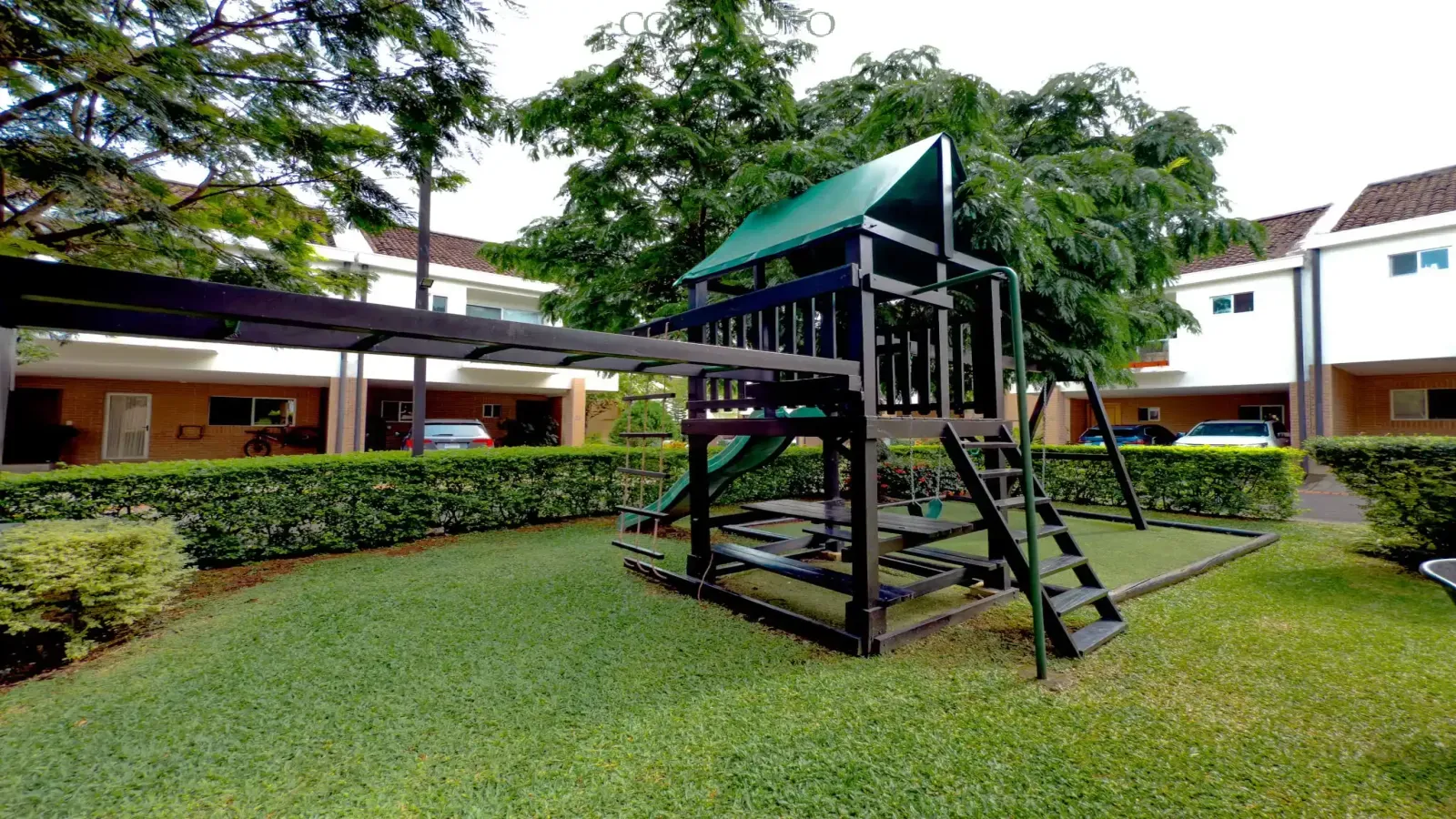 Townhouse in Santa Ana, casa en condominio en Santa Ana, 4 habitaciones, 4 bedroom home, 4 bedroom house, pool, piscina, condominium home in Santa Ana.