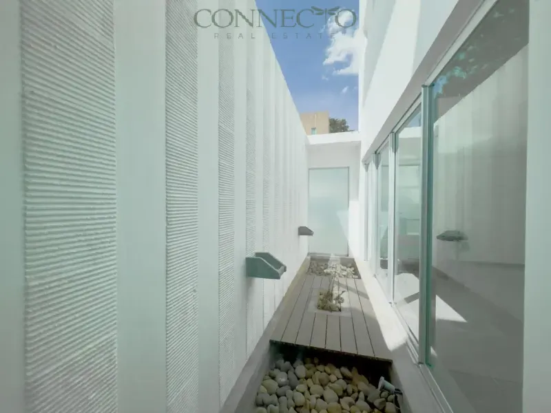 casa en venta Santa Ana centro, casa moderna Santa Ana, condominio familiar Santa Ana, casa de 3 pisos Costa Rica, propiedad en condominio seguro, casa luminosa Santa Ana, casa con oficina en casa, casa con terraza Santa Ana, suite principal con walk-in closet, casa con cuarto de servicio, casa con ventilación cruzada, casa contemporánea Costa Rica, bienes raíces Santa Ana, casa cerca de Escazú, propiedad familiar Santa Ana, casa con sala de TV, inversión inmobiliaria Santa Ana, casa en condominio privado Costa Rica, real estate Santa Ana Costa Rica, Connecto Real Estate, Santa Ana Costa Rica home for sale, modern home Santa Ana center, gated community home Santa Ana, 3 story house Costa Rica, family home in Santa Ana, contemporary condo home Costa Rica, bright home with natural light, Santa Ana real estate investment, Central Valley Costa Rica property, home with office Costa Rica, house with terrace Santa Ana, master suite with walk-in closet, secure condominium Santa Ana, home near Escazú Costa Rica, expat home Santa Ana, luxury living Santa Ana Costa Rica, Costa Rica real estate listing, Connecto Real Estate Santa Ana