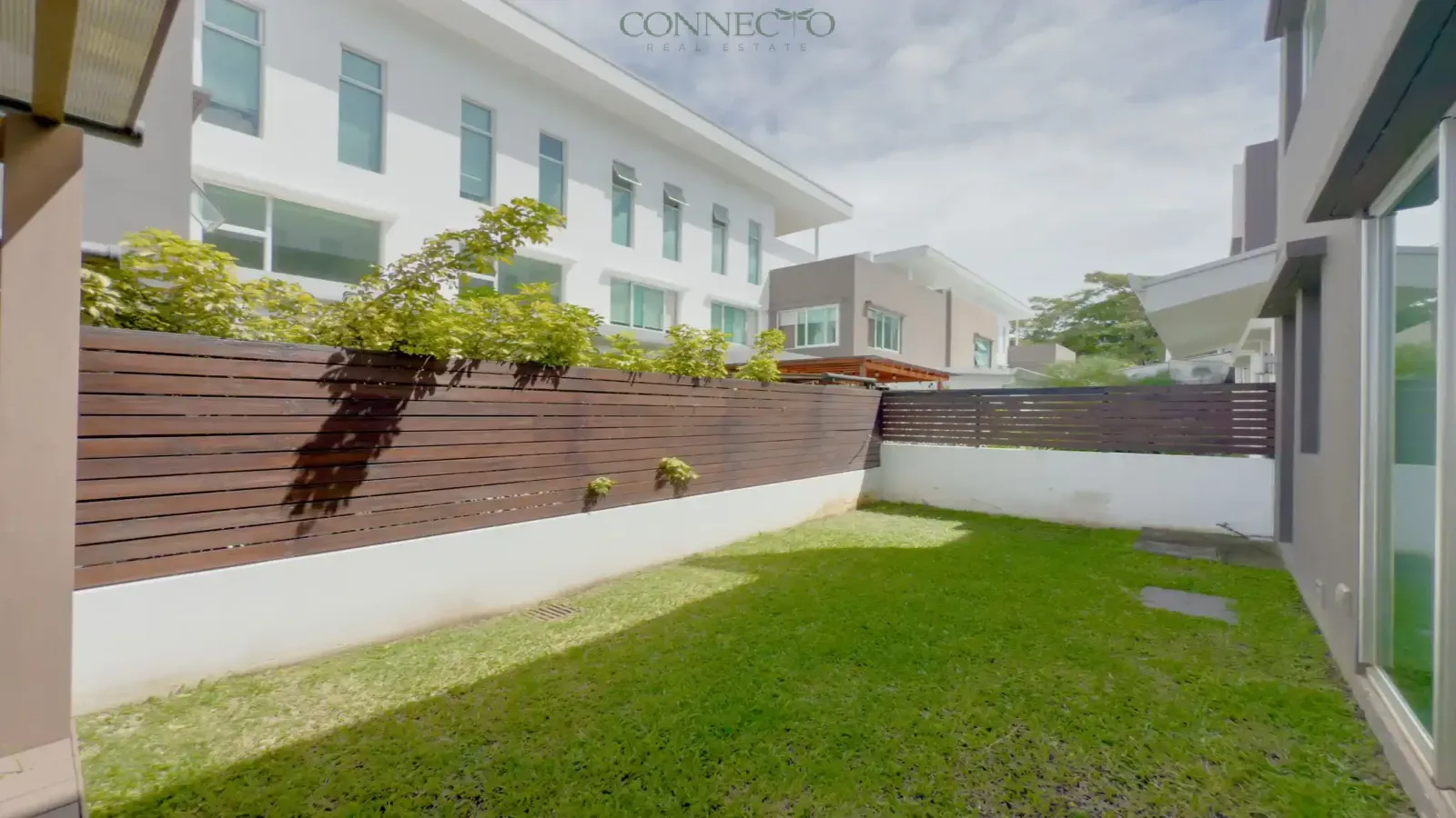 casa en venta Santa Ana centro, casa moderna Santa Ana, condominio familiar Santa Ana, casa de 3 pisos Costa Rica, propiedad en condominio seguro, casa luminosa Santa Ana, casa con oficina en casa, casa con terraza Santa Ana, suite principal con walk-in closet, casa con cuarto de servicio, casa con ventilación cruzada, casa contemporánea Costa Rica, bienes raíces Santa Ana, casa cerca de Escazú, propiedad familiar Santa Ana, casa con sala de TV, inversión inmobiliaria Santa Ana, casa en condominio privado Costa Rica, real estate Santa Ana Costa Rica, Connecto Real Estate, Santa Ana Costa Rica home for sale, modern home Santa Ana center, gated community home Santa Ana, 3 story house Costa Rica, family home in Santa Ana, contemporary condo home Costa Rica, bright home with natural light, Santa Ana real estate investment, Central Valley Costa Rica property, home with office Costa Rica, house with terrace Santa Ana, master suite with walk-in closet, secure condominium Santa Ana, home near Escazú Costa Rica, expat home Santa Ana, luxury living Santa Ana Costa Rica, Costa Rica real estate listing, Connecto Real Estate Santa Ana