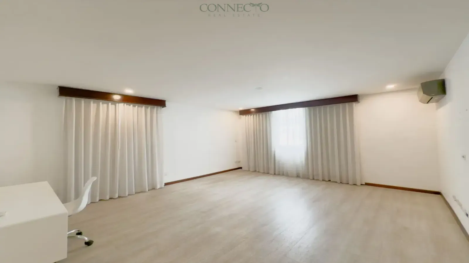 casa en venta Santa Ana centro, casa moderna Santa Ana, condominio familiar Santa Ana, casa de 3 pisos Costa Rica, propiedad en condominio seguro, casa luminosa Santa Ana, casa con oficina en casa, casa con terraza Santa Ana, suite principal con walk-in closet, casa con cuarto de servicio, casa con ventilación cruzada, casa contemporánea Costa Rica, bienes raíces Santa Ana, casa cerca de Escazú, propiedad familiar Santa Ana, casa con sala de TV, inversión inmobiliaria Santa Ana, casa en condominio privado Costa Rica, real estate Santa Ana Costa Rica, Connecto Real Estate, Santa Ana Costa Rica home for sale, modern home Santa Ana center, gated community home Santa Ana, 3 story house Costa Rica, family home in Santa Ana, contemporary condo home Costa Rica, bright home with natural light, Santa Ana real estate investment, Central Valley Costa Rica property, home with office Costa Rica, house with terrace Santa Ana, master suite with walk-in closet, secure condominium Santa Ana, home near Escazú Costa Rica, expat home Santa Ana, luxury living Santa Ana Costa Rica, Costa Rica real estate listing, Connecto Real Estate Santa Ana