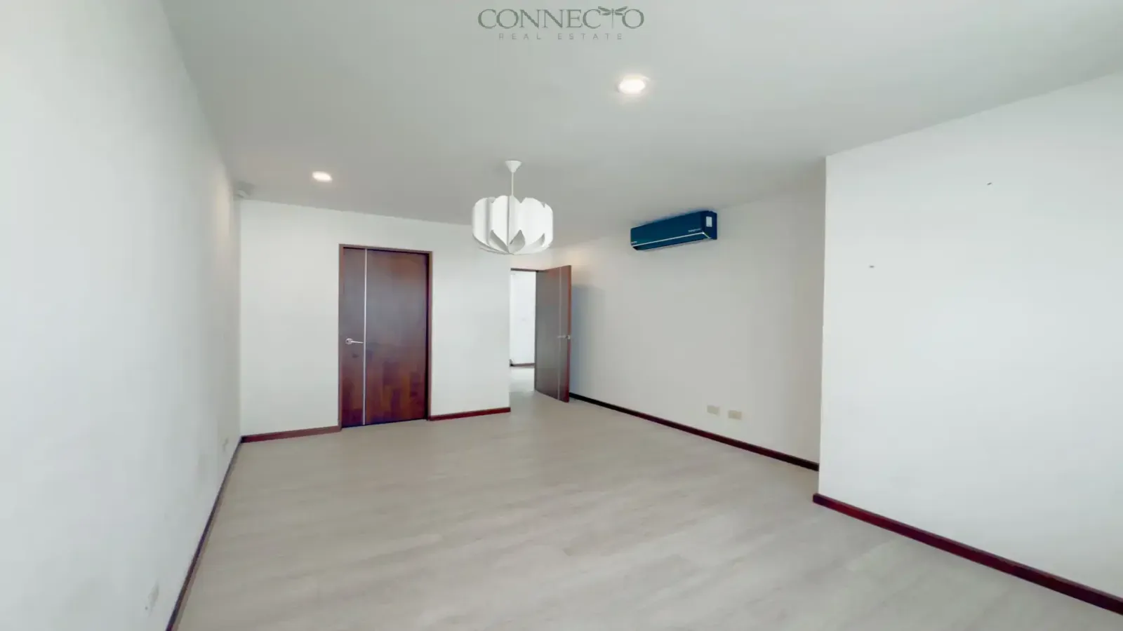 casa en venta Santa Ana centro, casa moderna Santa Ana, condominio familiar Santa Ana, casa de 3 pisos Costa Rica, propiedad en condominio seguro, casa luminosa Santa Ana, casa con oficina en casa, casa con terraza Santa Ana, suite principal con walk-in closet, casa con cuarto de servicio, casa con ventilación cruzada, casa contemporánea Costa Rica, bienes raíces Santa Ana, casa cerca de Escazú, propiedad familiar Santa Ana, casa con sala de TV, inversión inmobiliaria Santa Ana, casa en condominio privado Costa Rica, real estate Santa Ana Costa Rica, Connecto Real Estate, Santa Ana Costa Rica home for sale, modern home Santa Ana center, gated community home Santa Ana, 3 story house Costa Rica, family home in Santa Ana, contemporary condo home Costa Rica, bright home with natural light, Santa Ana real estate investment, Central Valley Costa Rica property, home with office Costa Rica, house with terrace Santa Ana, master suite with walk-in closet, secure condominium Santa Ana, home near Escazú Costa Rica, expat home Santa Ana, luxury living Santa Ana Costa Rica, Costa Rica real estate listing, Connecto Real Estate Santa Ana