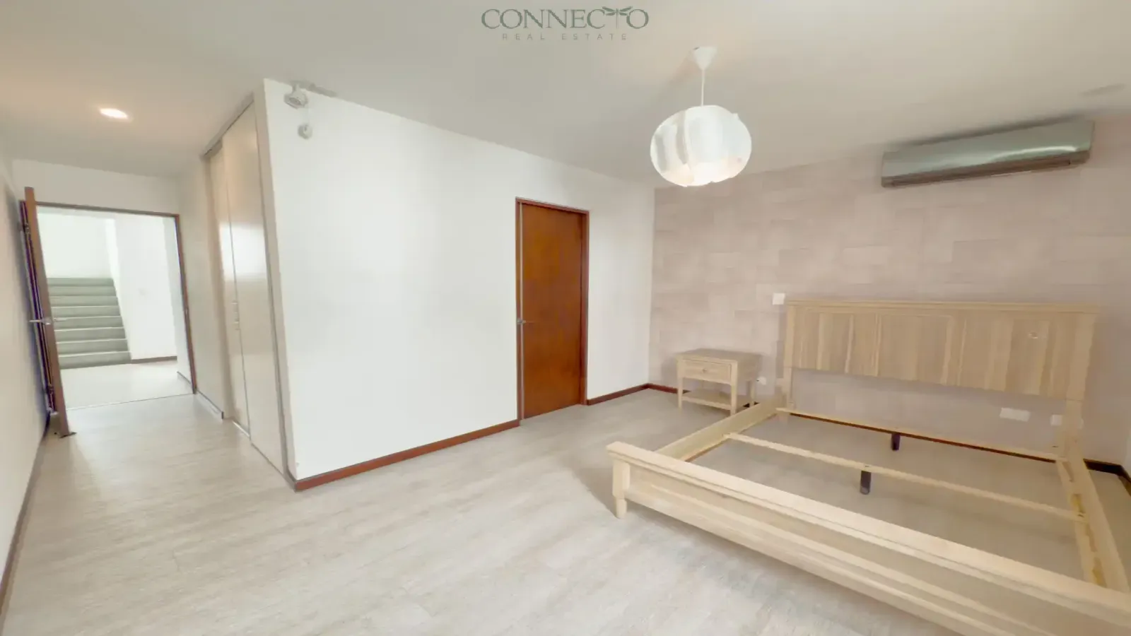 casa en venta Santa Ana centro, casa moderna Santa Ana, condominio familiar Santa Ana, casa de 3 pisos Costa Rica, propiedad en condominio seguro, casa luminosa Santa Ana, casa con oficina en casa, casa con terraza Santa Ana, suite principal con walk-in closet, casa con cuarto de servicio, casa con ventilación cruzada, casa contemporánea Costa Rica, bienes raíces Santa Ana, casa cerca de Escazú, propiedad familiar Santa Ana, casa con sala de TV, inversión inmobiliaria Santa Ana, casa en condominio privado Costa Rica, real estate Santa Ana Costa Rica, Connecto Real Estate, Santa Ana Costa Rica home for sale, modern home Santa Ana center, gated community home Santa Ana, 3 story house Costa Rica, family home in Santa Ana, contemporary condo home Costa Rica, bright home with natural light, Santa Ana real estate investment, Central Valley Costa Rica property, home with office Costa Rica, house with terrace Santa Ana, master suite with walk-in closet, secure condominium Santa Ana, home near Escazú Costa Rica, expat home Santa Ana, luxury living Santa Ana Costa Rica, Costa Rica real estate listing, Connecto Real Estate Santa Ana