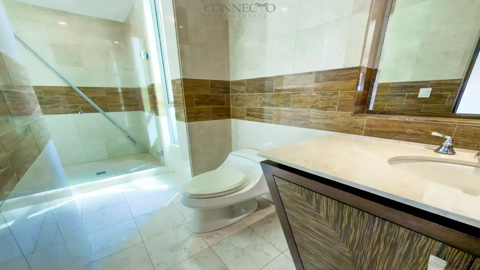 Escazú investment property, Central Park Escazú for sale, executive rental Escazú, luxury condo investment Costa Rica, rental income property Escazú, 3 bedroom potential apartment Escazú, high ROI condo Escazú.