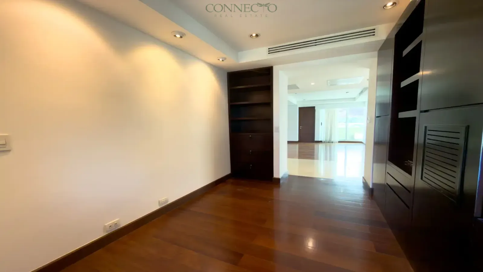 Escazú investment property, Central Park Escazú for sale, executive rental Escazú, luxury condo investment Costa Rica, rental income property Escazú, 3 bedroom potential apartment Escazú, high ROI condo Escazú.