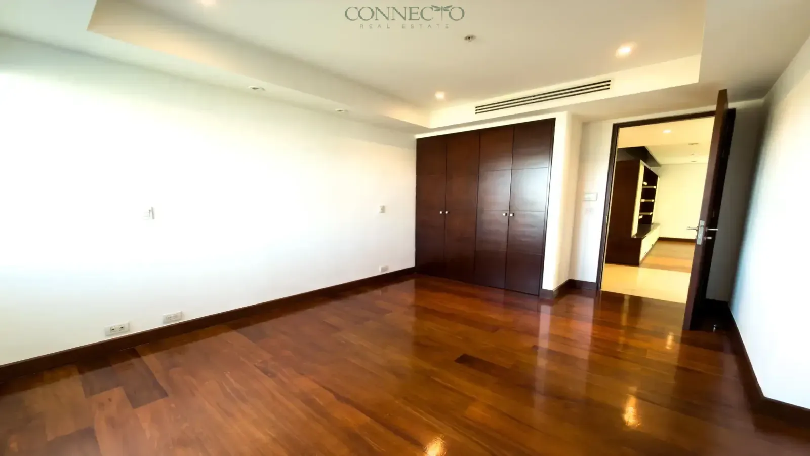 Escazú investment property, Central Park Escazú for sale, executive rental Escazú, luxury condo investment Costa Rica, rental income property Escazú, 3 bedroom potential apartment Escazú, high ROI condo Escazú.