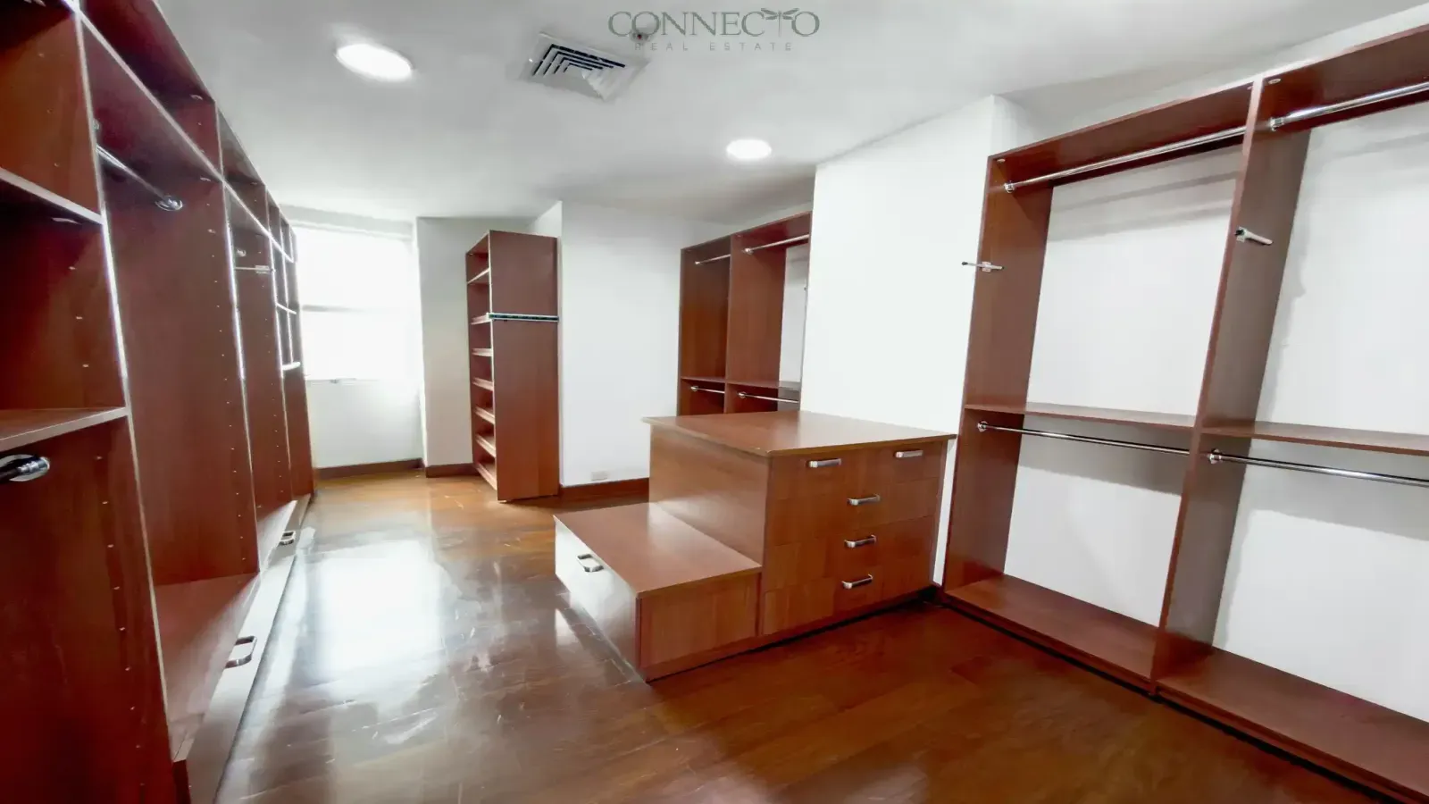 Escazú investment property, Central Park Escazú for sale, executive rental Escazú, luxury condo investment Costa Rica, rental income property Escazú, 3 bedroom potential apartment Escazú, high ROI condo Escazú.