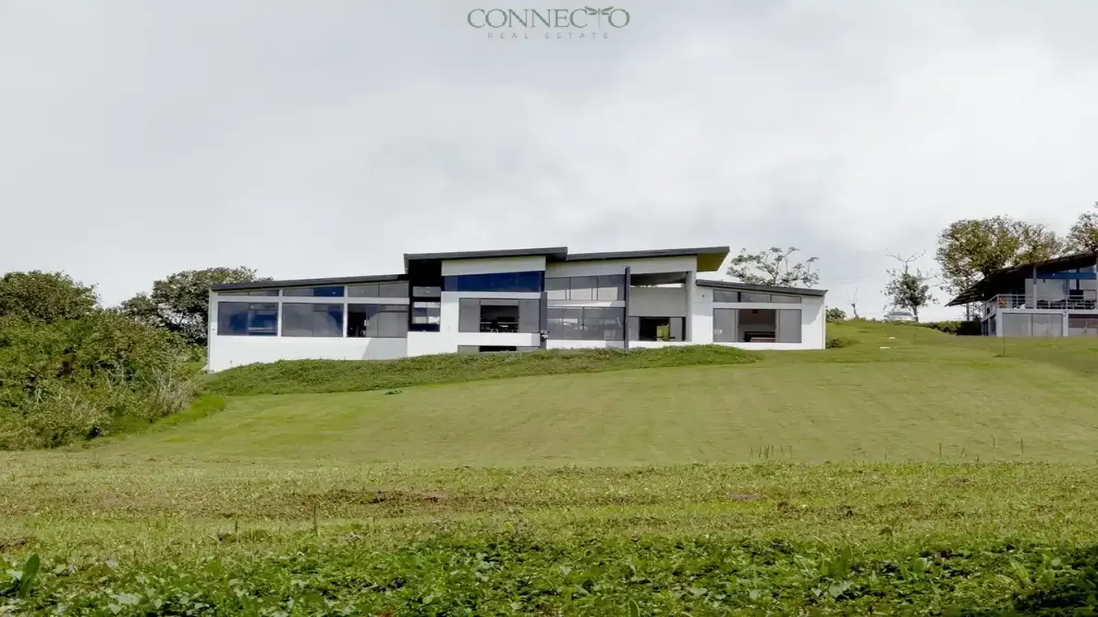 mountain home for sale Costa Rica, San José home with panoramic views, Coronado property for sale, Costa Rica home with land, house with ravine Costa Rica, Central Valley mountain property, second home Costa Rica for foreigners, private home near San José, Costa Rica nature retreat, Connecto Real Estate Costa Rica,casa en venta San José montañas, propiedad en Coronado Costa Rica, casa con terreno amplio Costa Rica, casa con quebrada Costa Rica, segunda residencia Costa Rica, casa con vista panorámica Valle Central, propiedad privada cerca de San José, Connecto Real Estate Costa Rica