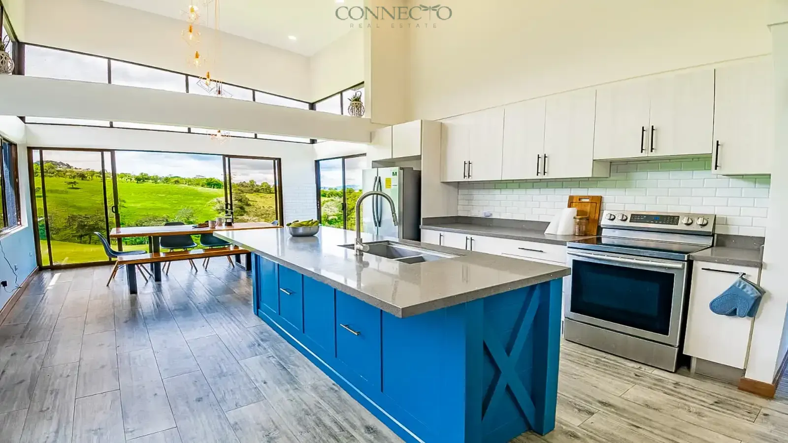 mountain home for sale Costa Rica, San José home with panoramic views, Coronado property for sale, Costa Rica home with land, house with ravine Costa Rica, Central Valley mountain property, second home Costa Rica for foreigners, private home near San José, Costa Rica nature retreat, Connecto Real Estate Costa Rica,casa en venta San José montañas, propiedad en Coronado Costa Rica, casa con terreno amplio Costa Rica, casa con quebrada Costa Rica, segunda residencia Costa Rica, casa con vista panorámica Valle Central, propiedad privada cerca de San José, Connecto Real Estate Costa Rica