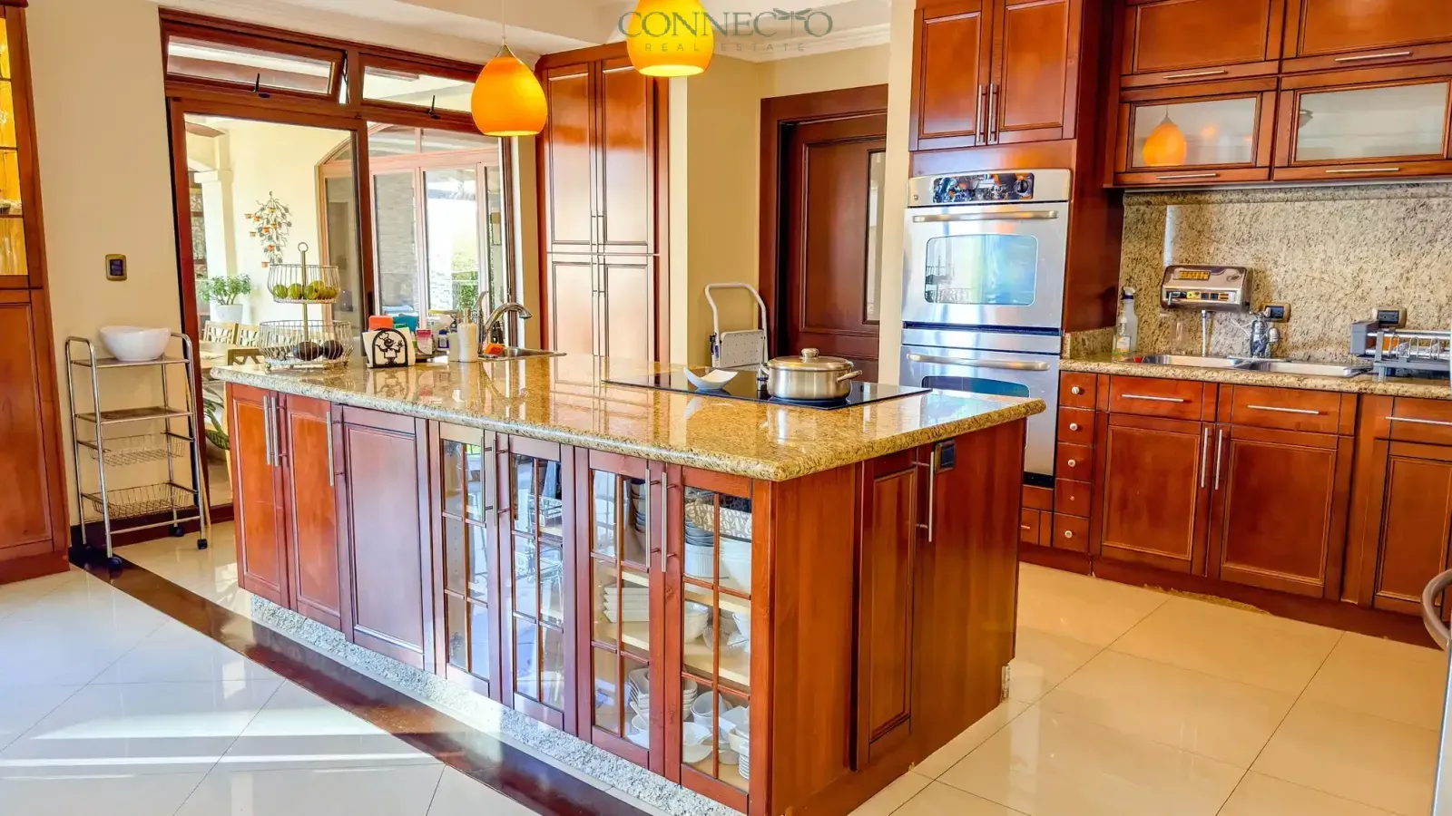 Home for sale San José mountains, property in Curridabat Costa Rica, East San José real estate, Costa Rica home with large lot, Central Valley panoramic view home, private home near San José Costa Rica, Connecto Real Estate Costa Rica, Casa en venta San José montañas, propiedad en Curridabat, zona este Costa Rica, casa con terreno amplio Costa Rica, casa con vista panorámica valle central, propiedad privada independiente cerca de San José, Connecto Real Estate Costa Rica
